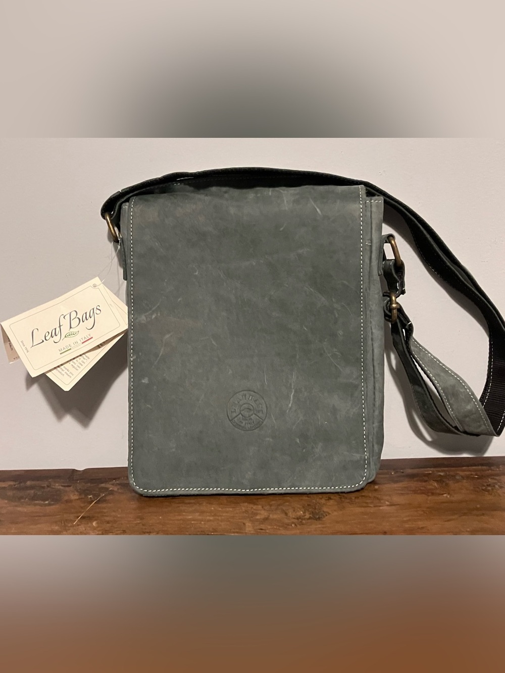 Leaf Pelletterie Italian Leather Messenger Bag